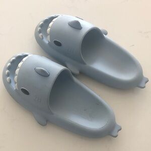 Kids Shark Design Slip-On Shoes - Blue